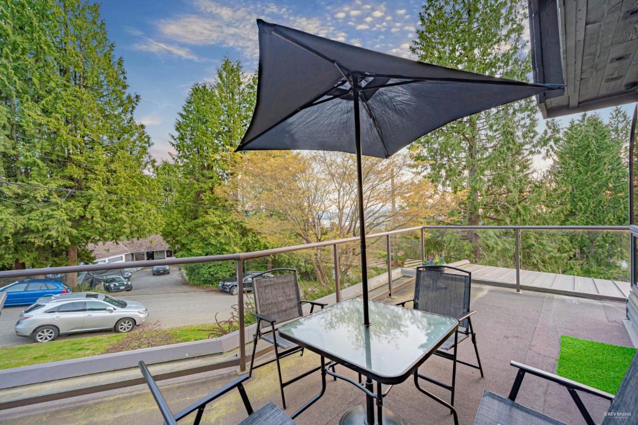 Grouse Cheerful Large Private Bedroom, Bath, Shared Deck, Pool, Hot Tub North Vancouver Exterior foto