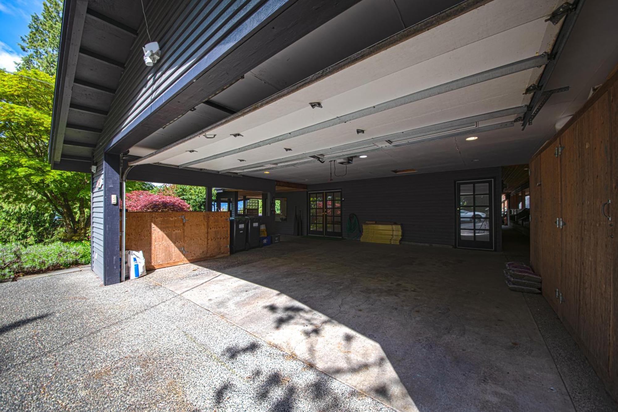 Grouse Cheerful Large Private Bedroom, Bath, Shared Deck, Pool, Hot Tub North Vancouver Exterior foto